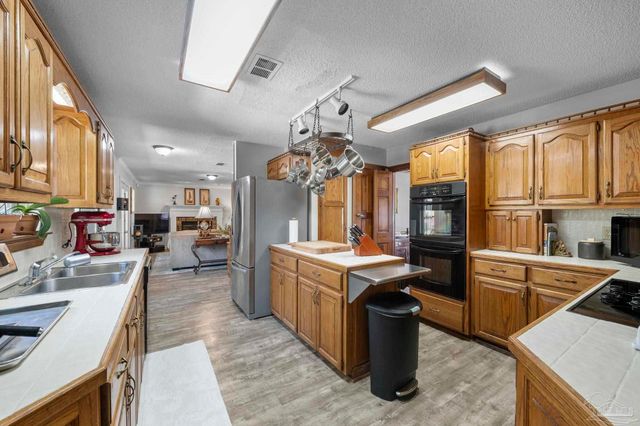 9812 Bridgewood Ln, Pensacola, FL 32514