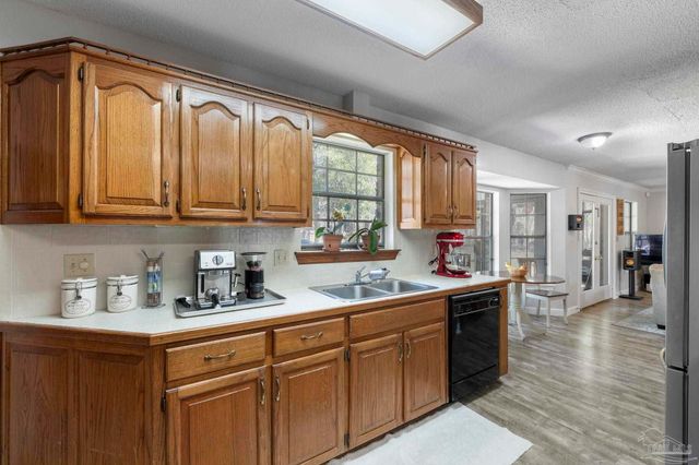 9812 Bridgewood Ln, Pensacola, FL 32514