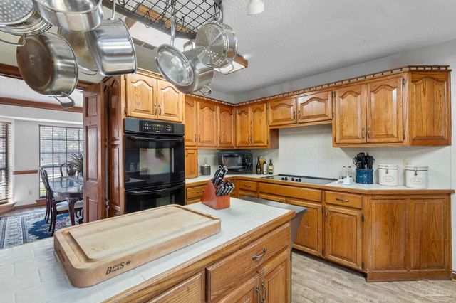 9812 Bridgewood Ln, Pensacola, FL 32514