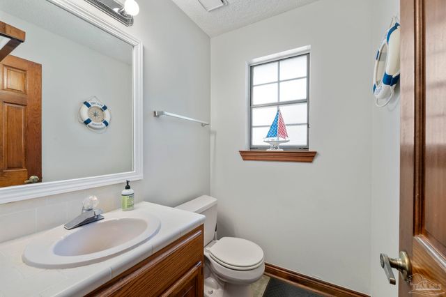 9812 Bridgewood Ln, Pensacola, FL 32514
