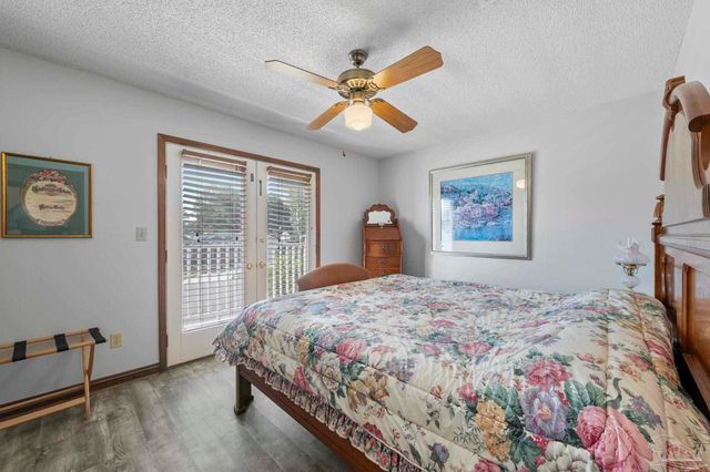 9812 Bridgewood Ln, Pensacola, FL 32514