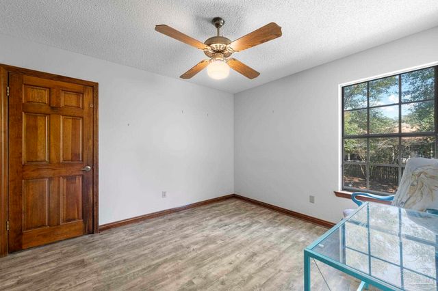 9812 Bridgewood Ln, Pensacola, FL 32514