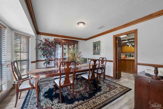 9812 Bridgewood Ln, Pensacola, FL 32514