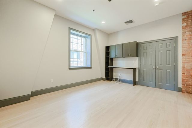 515 Centre 2, Newton, MA 02459