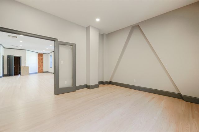 515 Centre 2, Newton, MA 02459