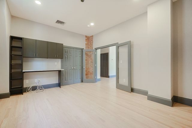 515 Centre 2, Newton, MA 02459