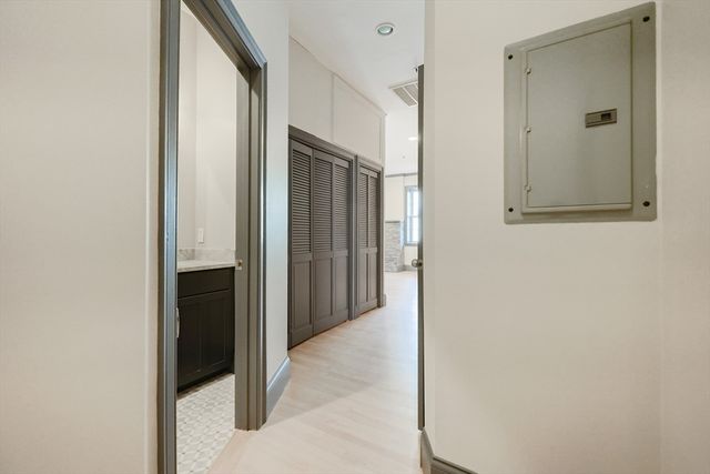 515 Centre 2, Newton, MA 02459