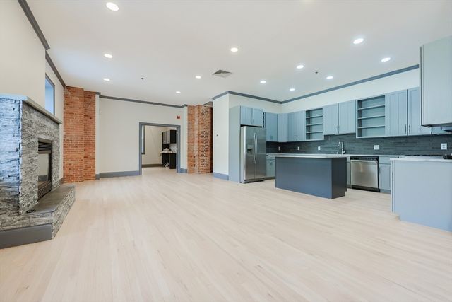 515 Centre 2, Newton, MA 02459