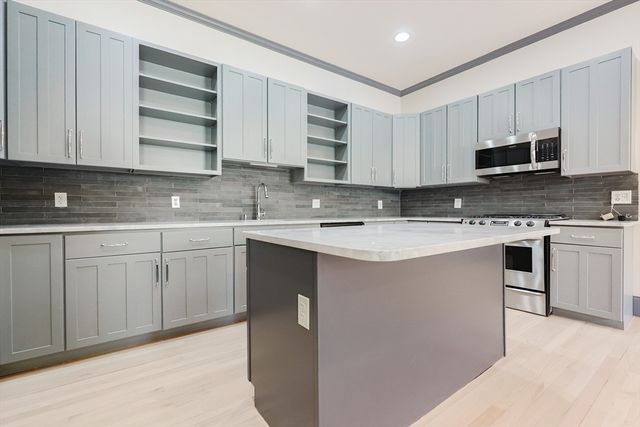 515 Centre 2, Newton, MA 02459