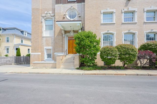 515 Centre 2, Newton, MA 02459