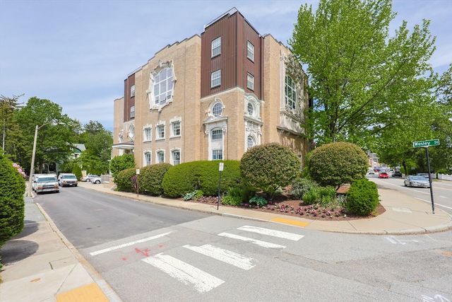 515 Centre 2, Newton, MA 02459
