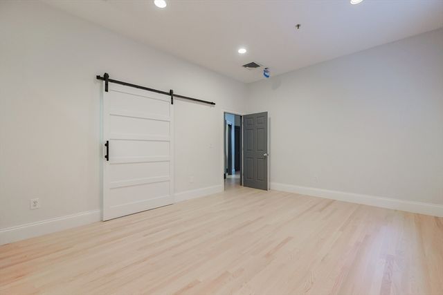 515 Centre 2, Newton, MA 02459