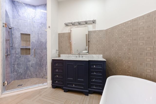 515 Centre 2, Newton, MA 02459