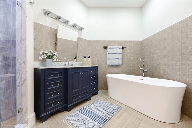 515 Centre 2, Newton, MA 02459