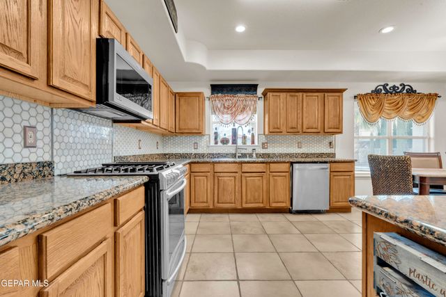 1075 YASMIN Court, El Paso, TX 79932