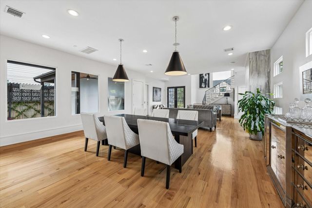 1913 Du Barry Lane, Houston, TX 77018
