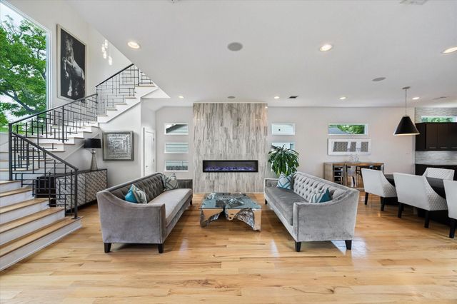 1913 Du Barry Lane, Houston, TX 77018