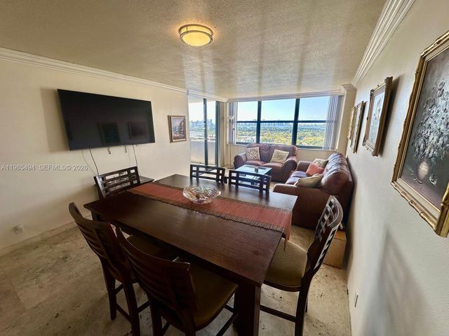 2555 Collins Ave 2006, Miami Beach, FL 33140