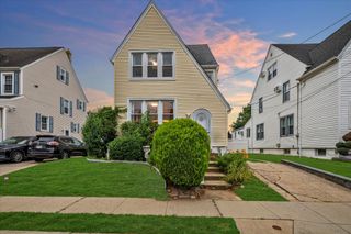 48 Carstairs Road, Valley Stream, NY 11581