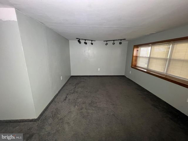 12610 RICHTON ROAD, Philadelphia, PA 19154
