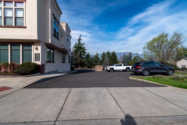 479 Russell Street 202, Ashland, OR 97520