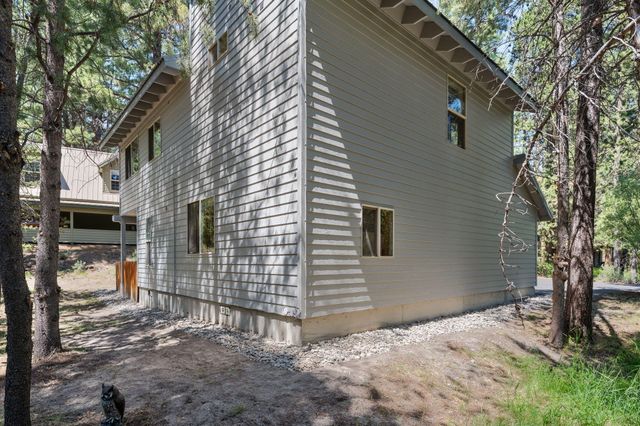 55681 Wagon Master Way, Bend, OR 97707