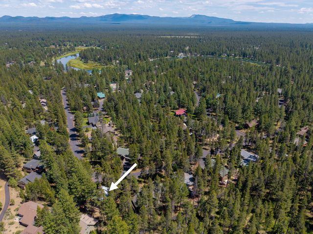 55681 Wagon Master Way, Bend, OR 97707