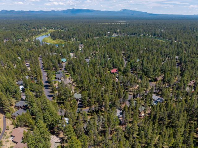 55681 Wagon Master Way, Bend, OR 97707