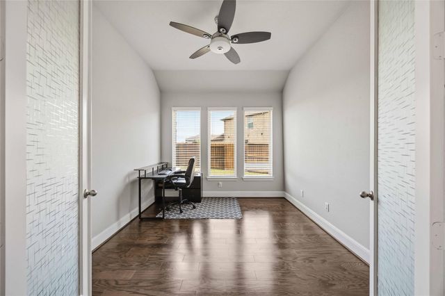 11823 Creekside Shore Circle, Cypress, TX 77433