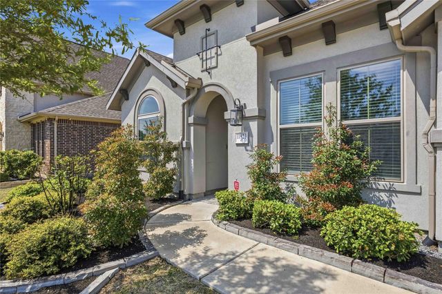 11823 Creekside Shore Circle, Cypress, TX 77433