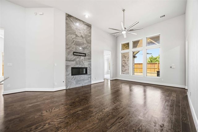 11823 Creekside Shore Circle, Cypress, TX 77433