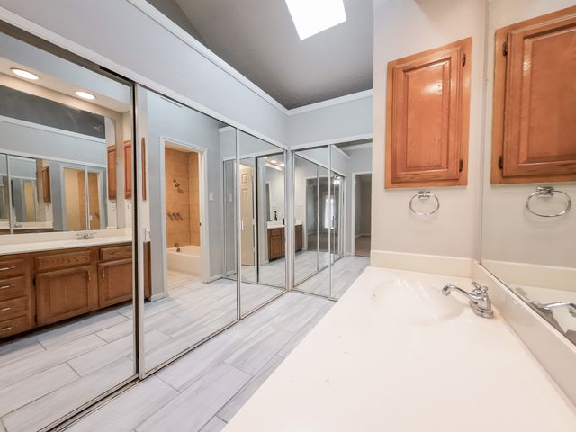 820 Via Madonna, Mesquite, TX 75150