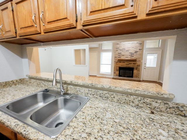 820 Via Madonna, Mesquite, TX 75150