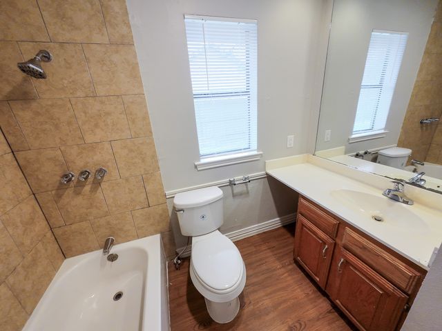 820 Via Madonna, Mesquite, TX 75150