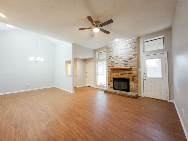 820 Via Madonna, Mesquite, TX 75150