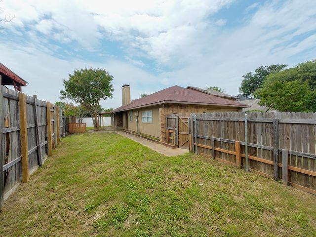 820 Via Madonna, Mesquite, TX 75150