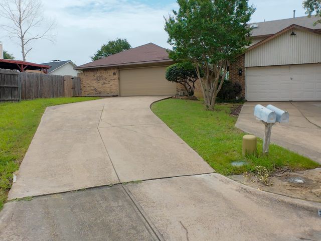 820 Via Madonna, Mesquite, TX 75150