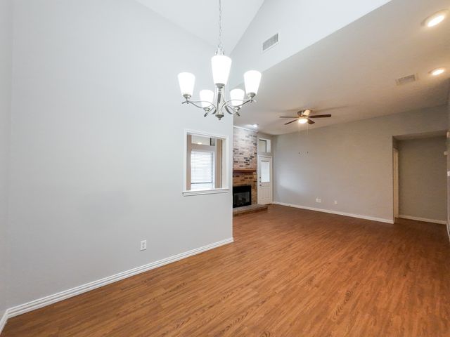 820 Via Madonna, Mesquite, TX 75150