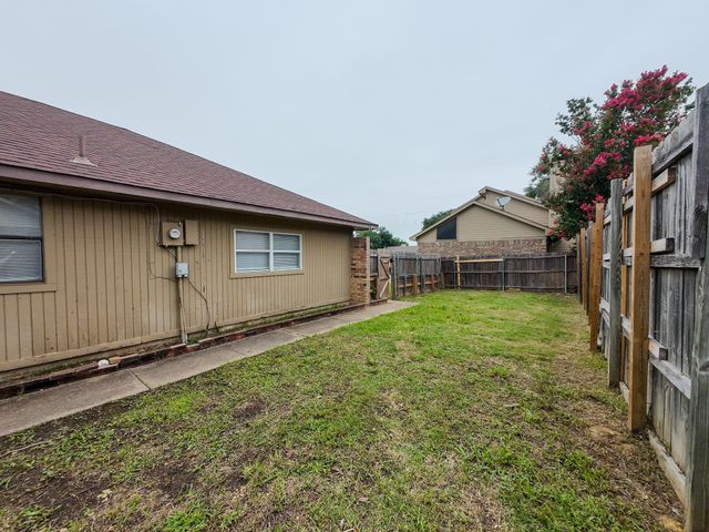 820 Via Madonna, Mesquite, TX 75150