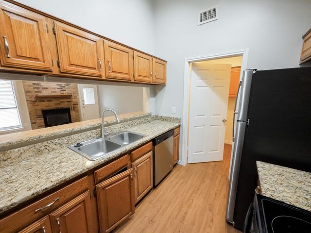 820 Via Madonna, Mesquite, TX 75150