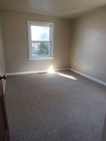 636 W Washington Street, Marshfield, MO 65706