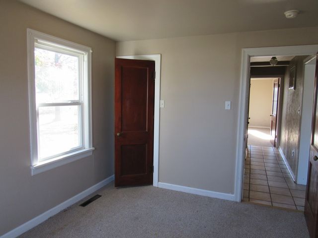 636 W Washington Street, Marshfield, MO 65706