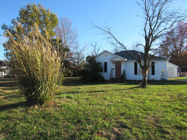 636 W Washington Street, Marshfield, MO 65706