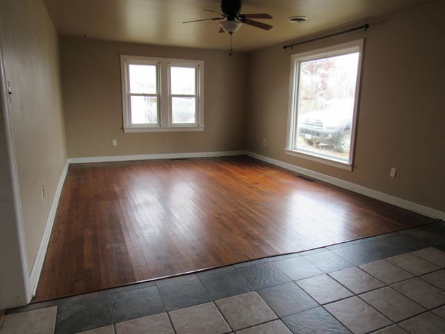 636 W Washington Street, Marshfield, MO 65706