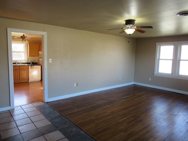 636 W Washington Street, Marshfield, MO 65706