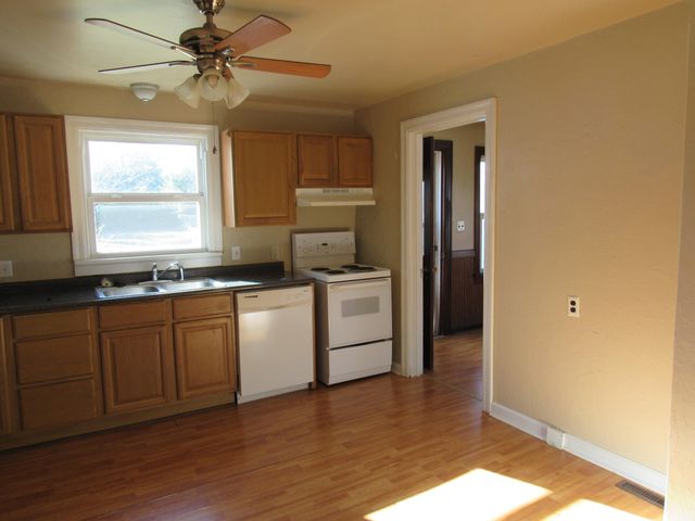 636 W Washington Street, Marshfield, MO 65706