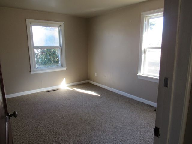 636 W Washington Street, Marshfield, MO 65706