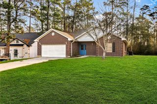 165 Magnolia Bend Lane, Onalaska, TX 77360