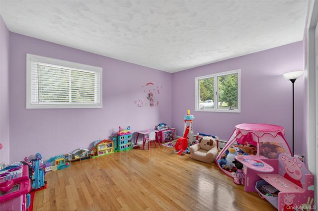 10 Karen Drive, Monroe, NY 10950