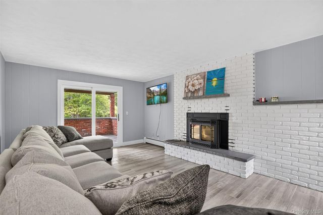 10 Karen Drive, Monroe, NY 10950